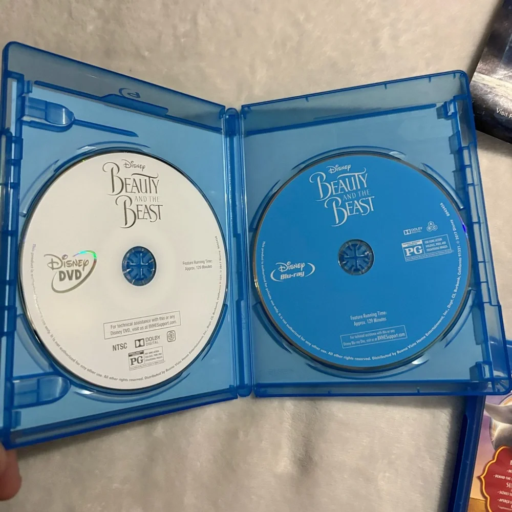 Two Great Disney Blu-ray movies - Picture 6 of 6